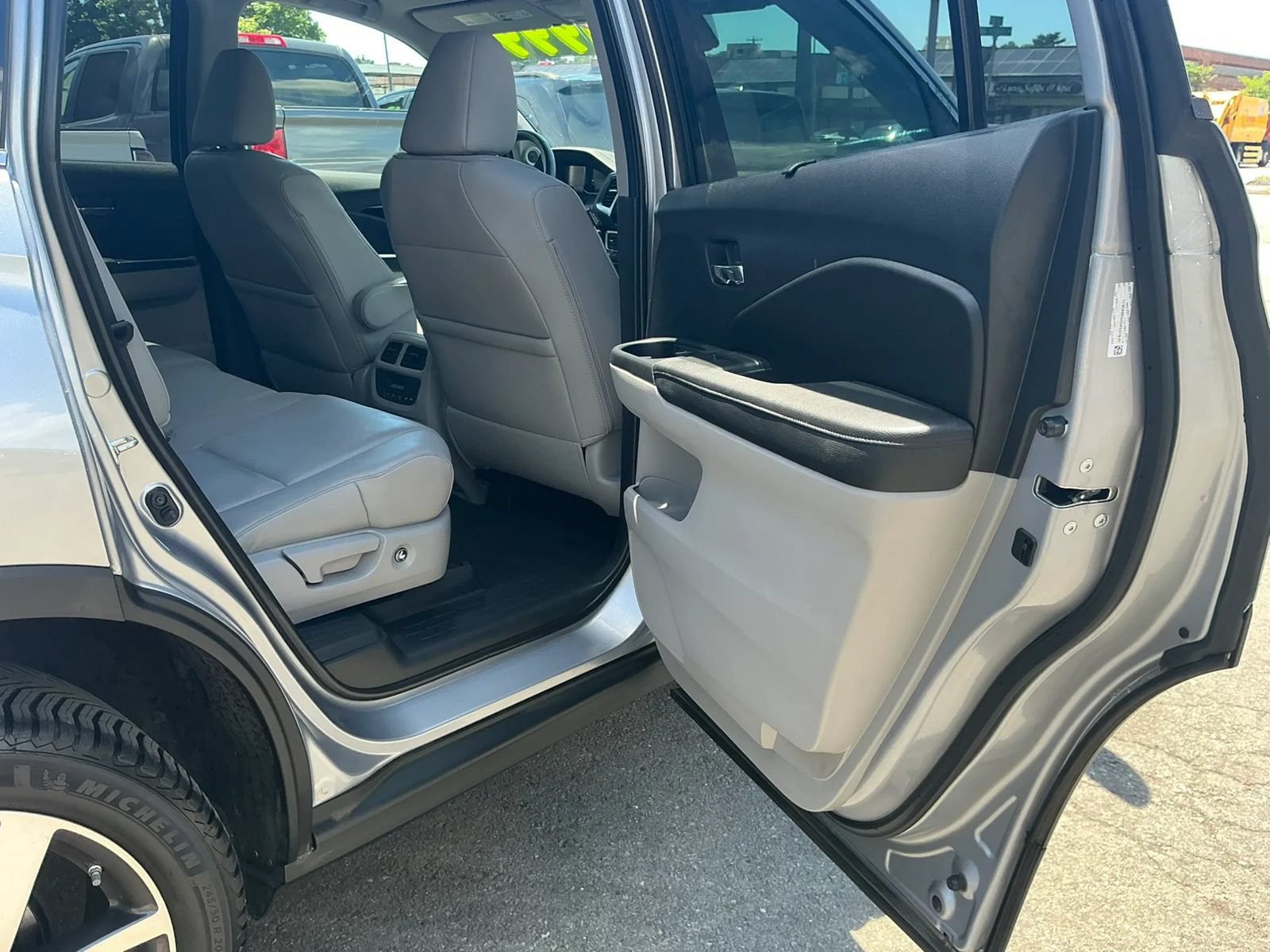 Used 2016 Honda Pilot Touring image 13