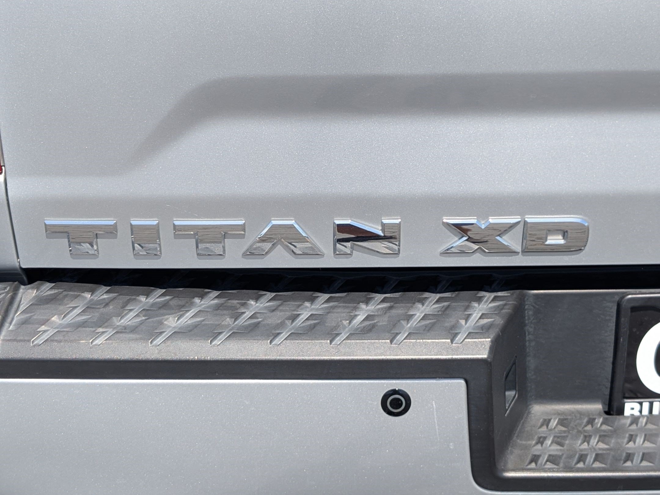 Used 2017 Nissan Titan SL AWD/4WD image 12