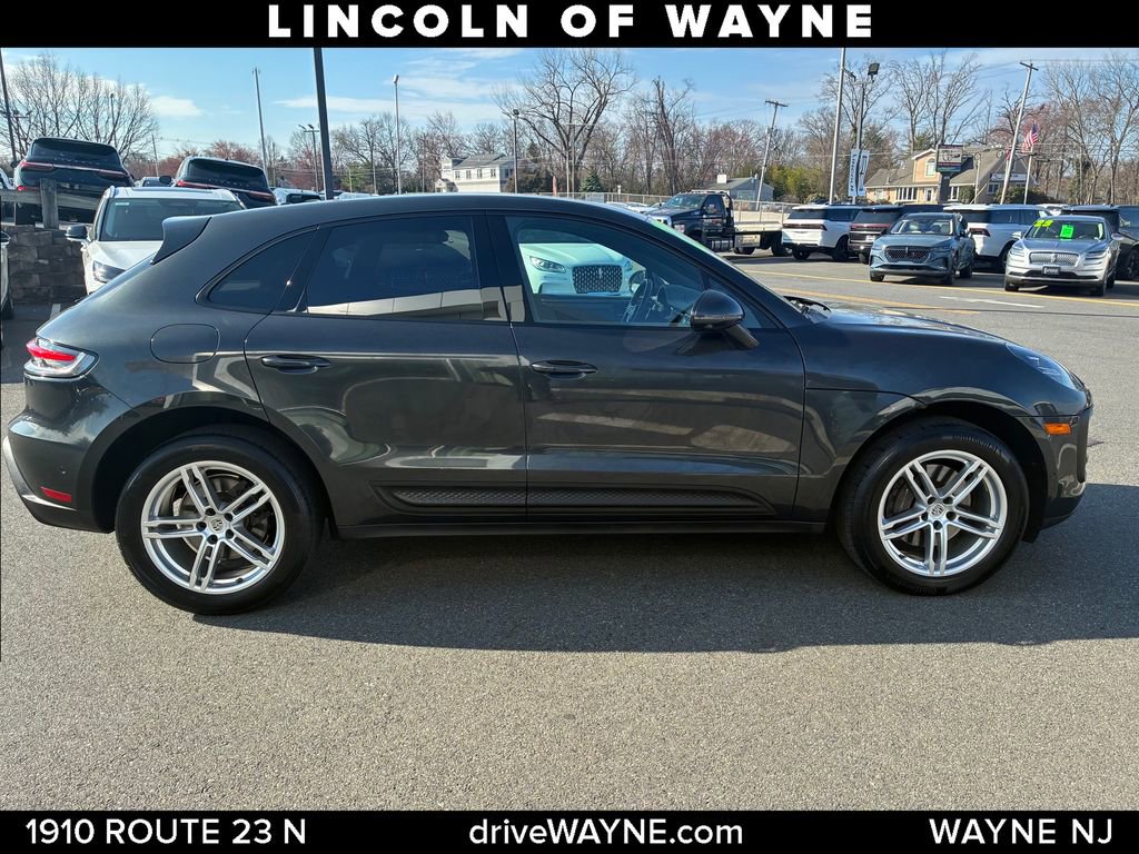 Used 2022 Porsche Macan image 8