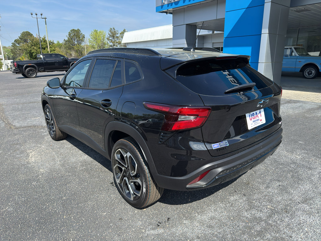 New 2026 Chevrolet Trax RS w/ Driver Confidence Package image 3