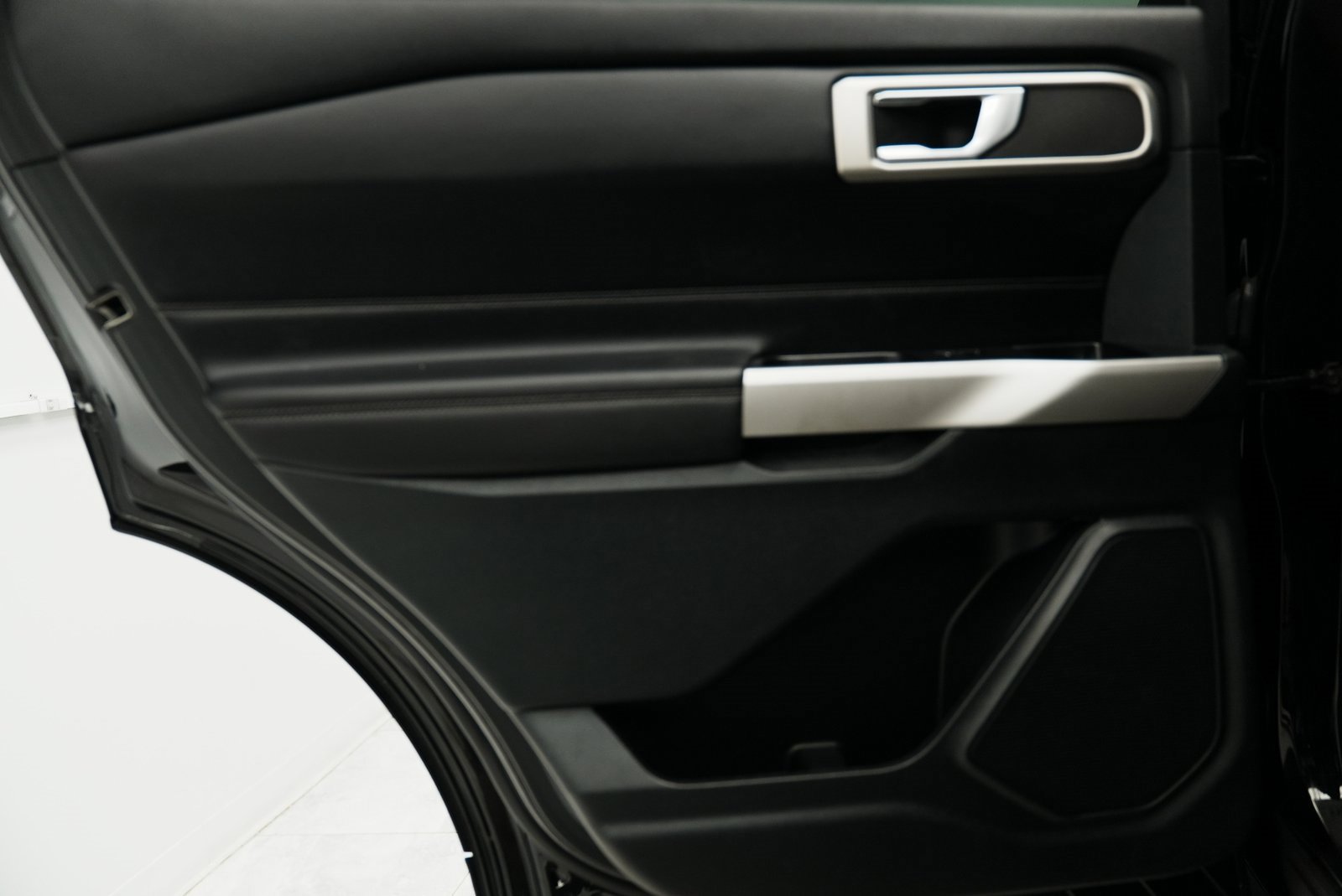 Used 2023 Ford Explorer XLT w/ Equipment Group 202A image 40