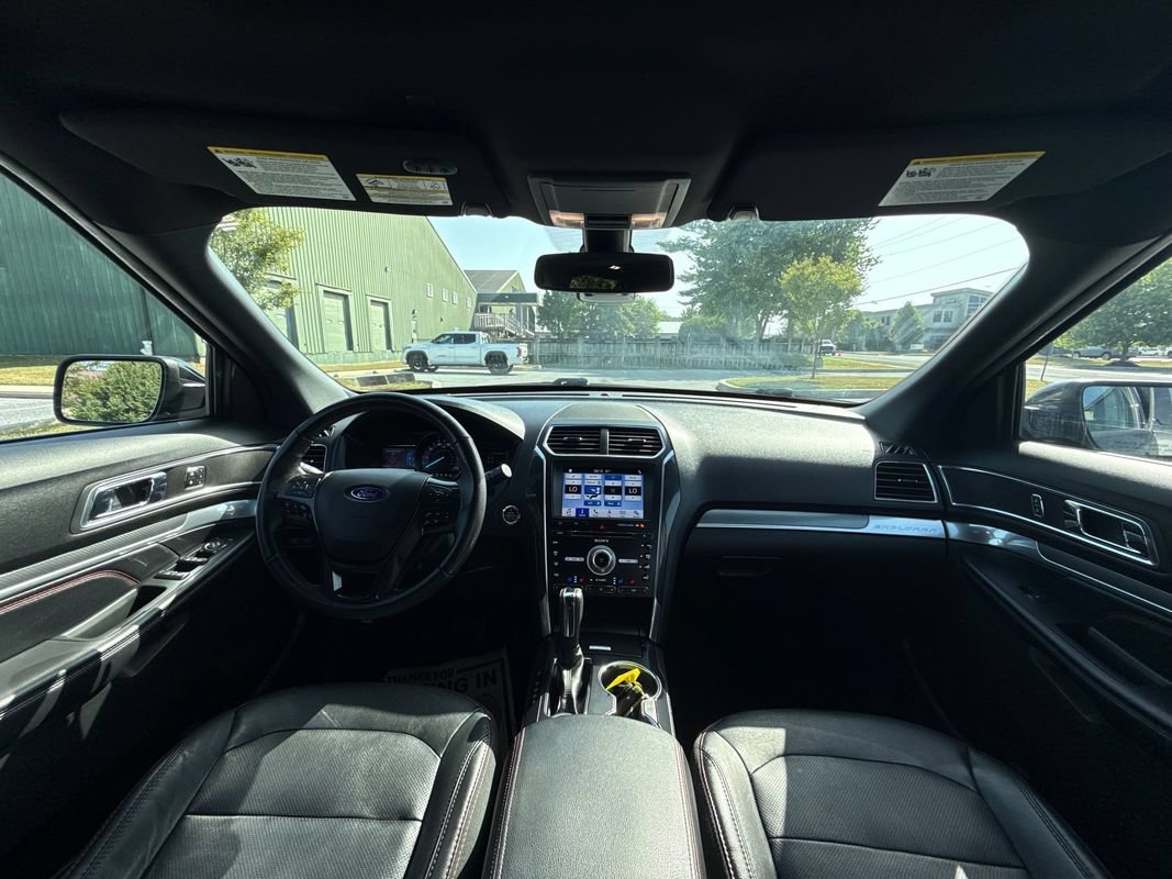 Used 2018 Ford Explorer Sport w/ Equipment Group 401A AWD/4WD image 17