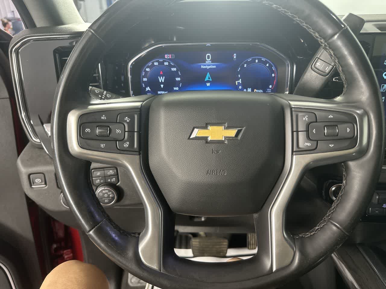 Used 2025 Chevrolet Silverado 3500 LTZ w/ LTZ Convenience Package AWD/4WD image 14