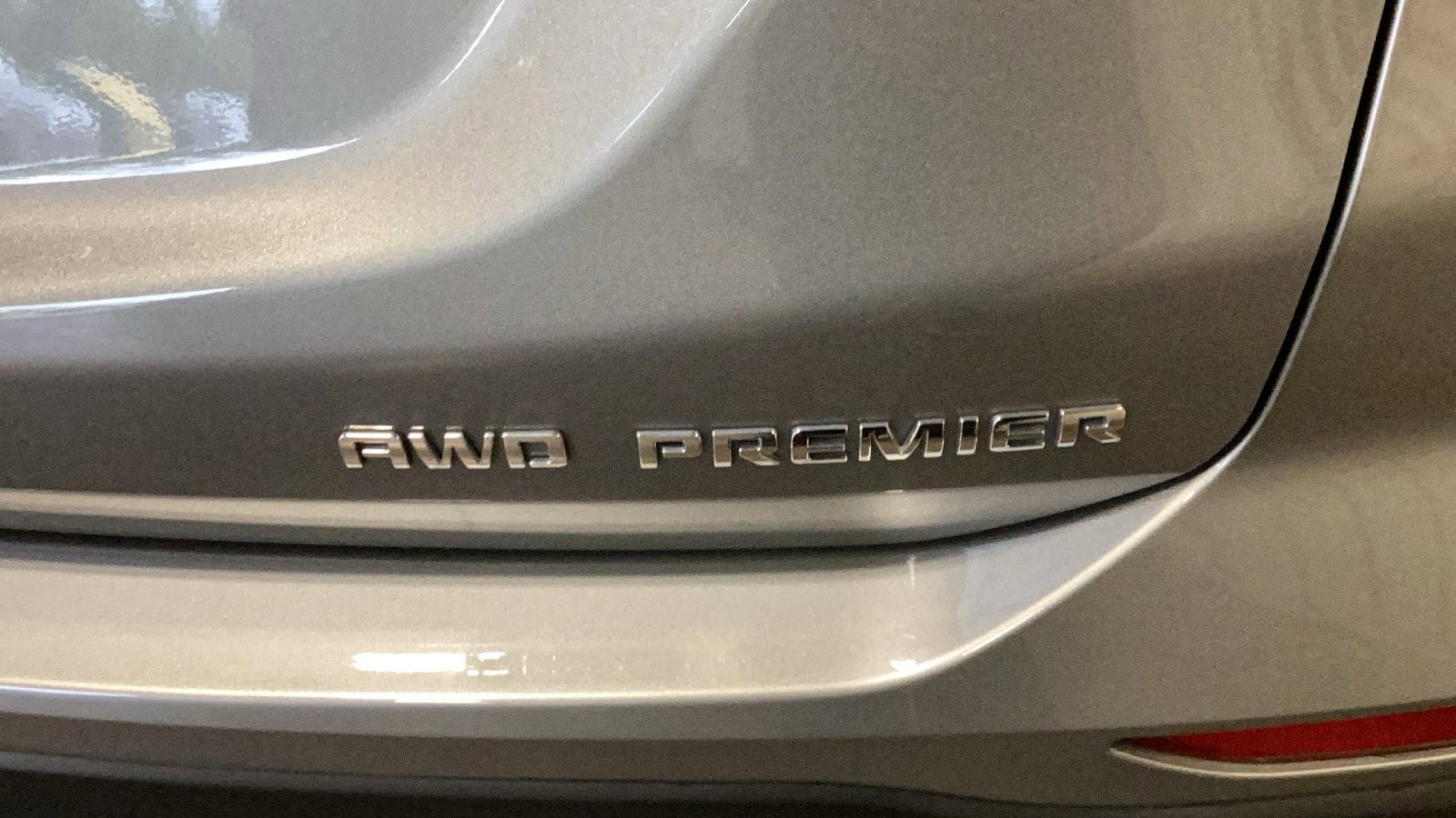 Used 2023 Chevrolet Equinox Premier AWD/4WD image 6