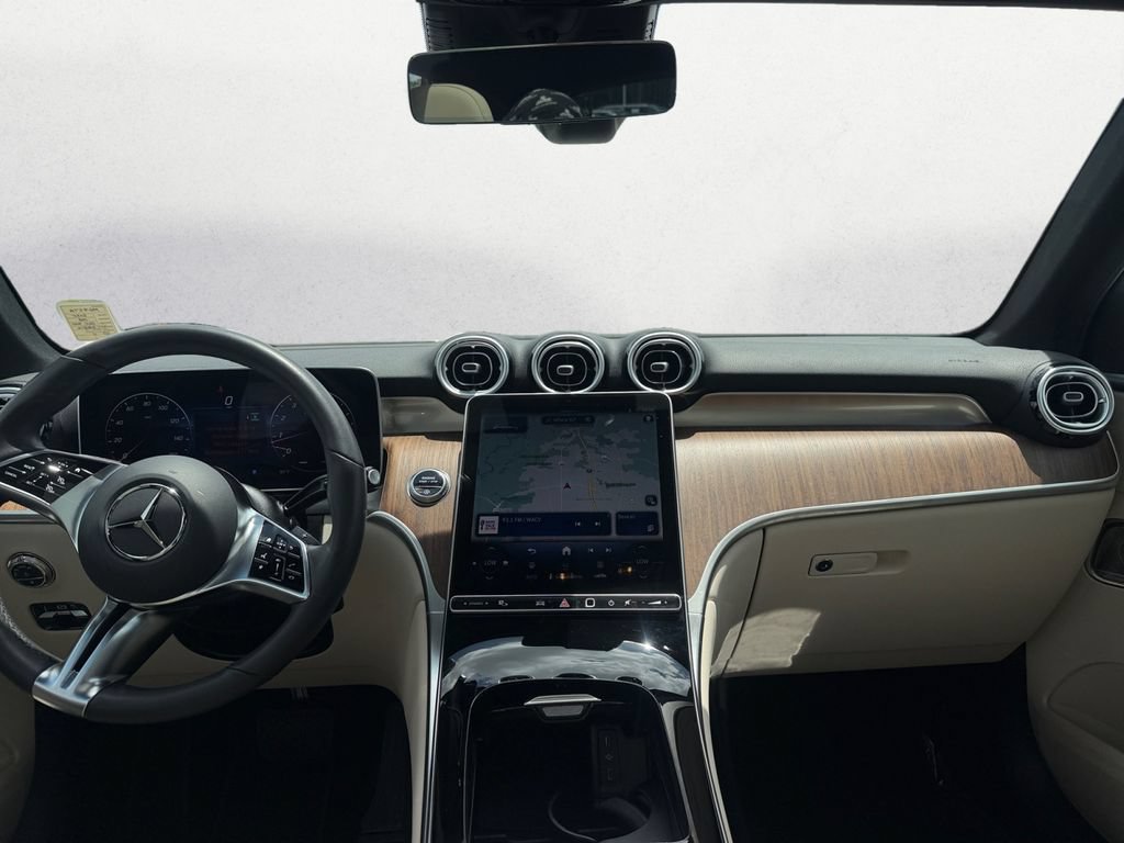 Certified 2025 Mercedes-Benz GLC 300 4MATIC image 9