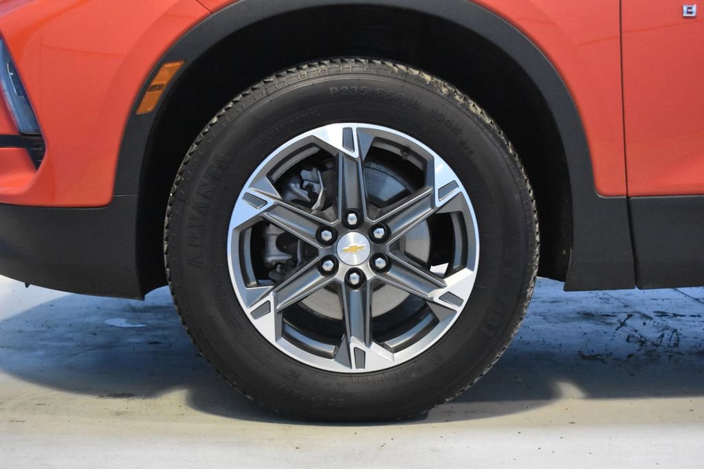 Used 2025 Chevrolet Blazer LT FWD image 24