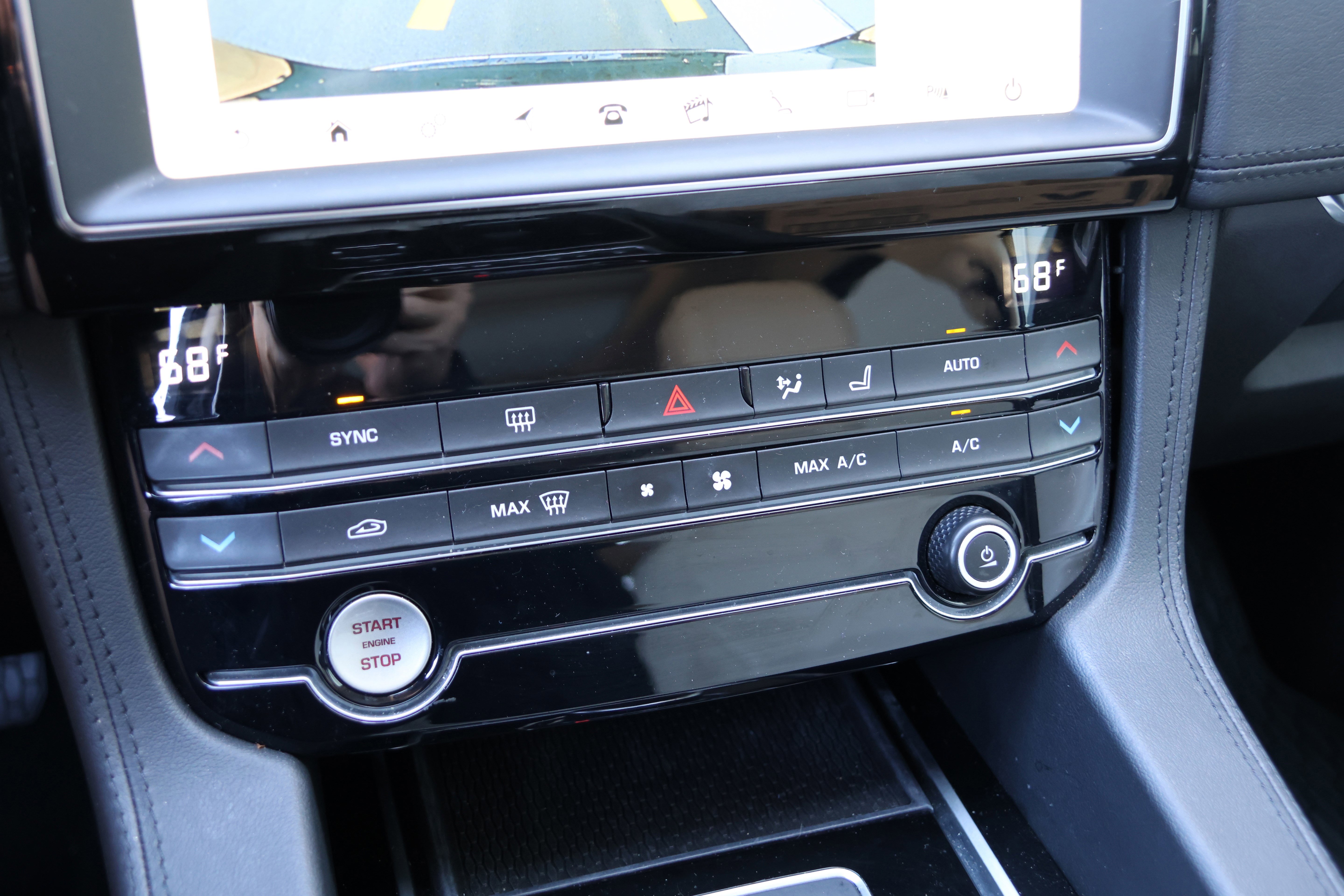 Used 2020 Jaguar F-PACE Prestige image 25