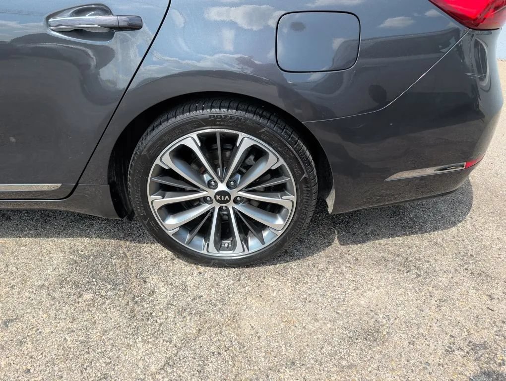Used 2019 Kia Cadenza Technology FWD image 12