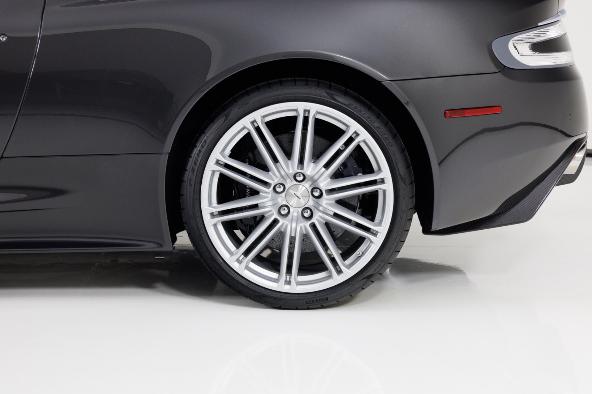 Used 2011 Aston Martin DBS Coupe RWD image 10