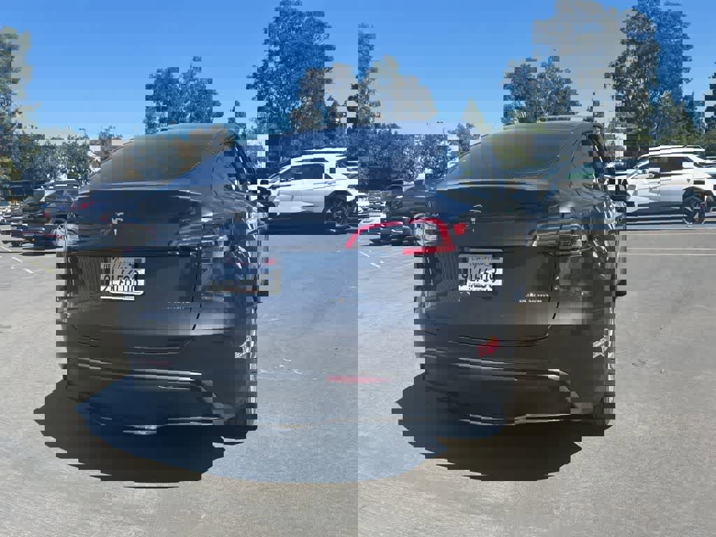 Used 2024 Tesla Model Y Long Range image 2