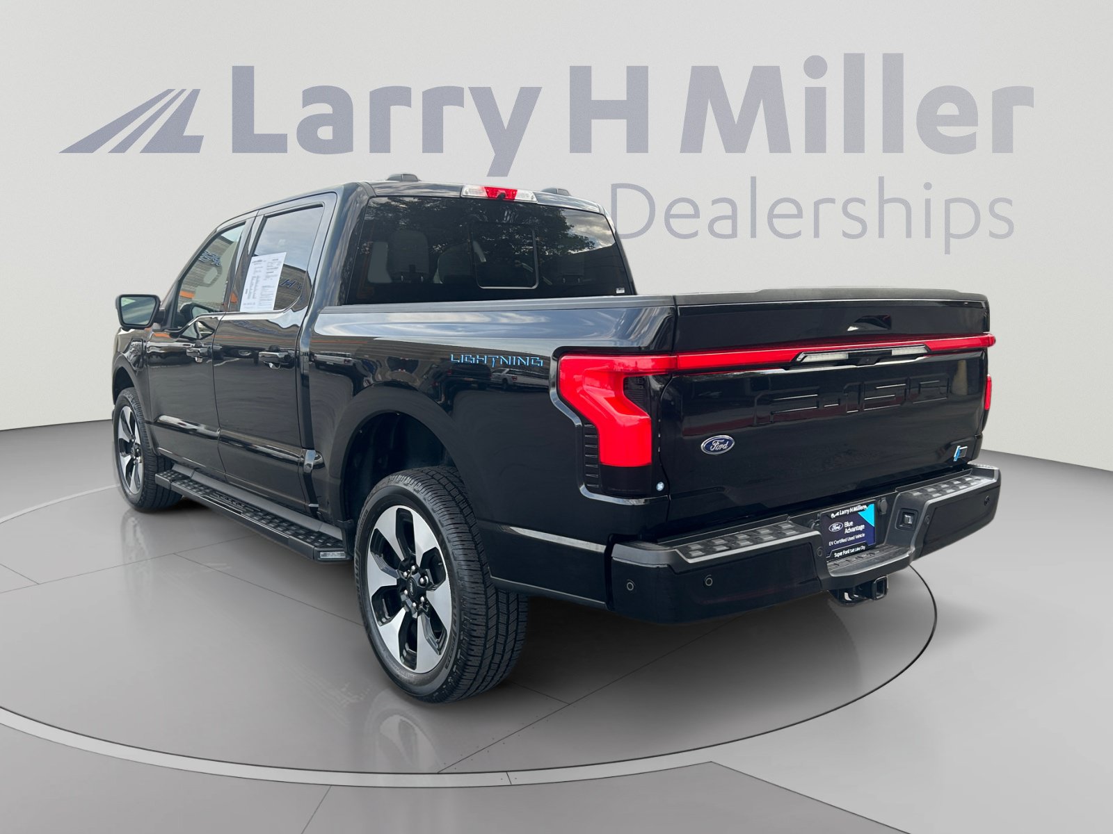 Certified 2023 Ford F150 Lightning Platinum AWD/4WD image 3