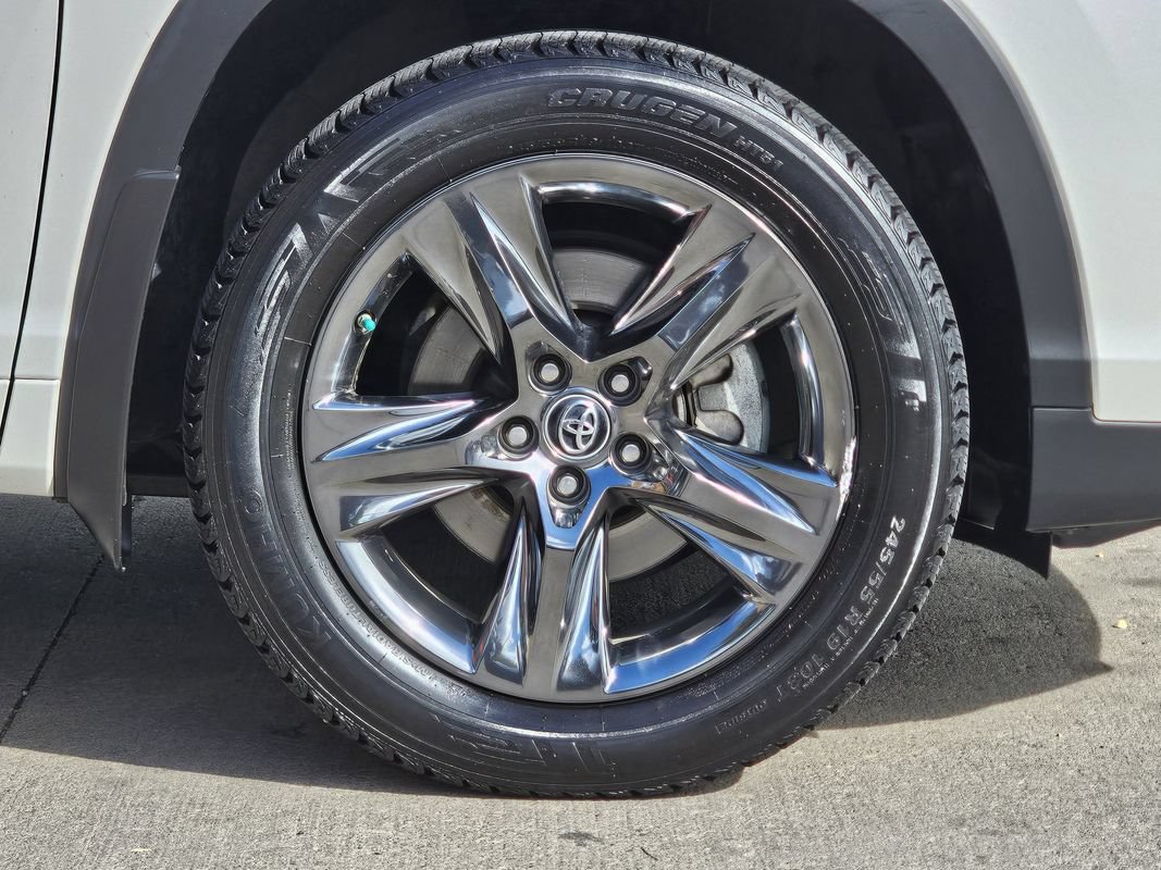 Used 2018 Toyota Highlander Limited Platinum w/ Carpet Mat Package (TMS) AWD/4WD image 40