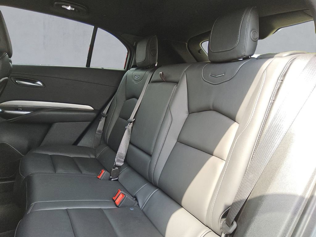Used 2025 Cadillac XT4 Premium Luxury image 13