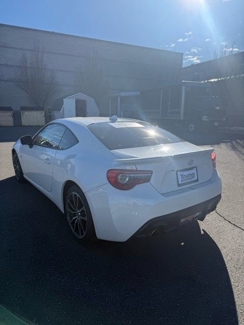 Used 2017 Toyota 86 image 8