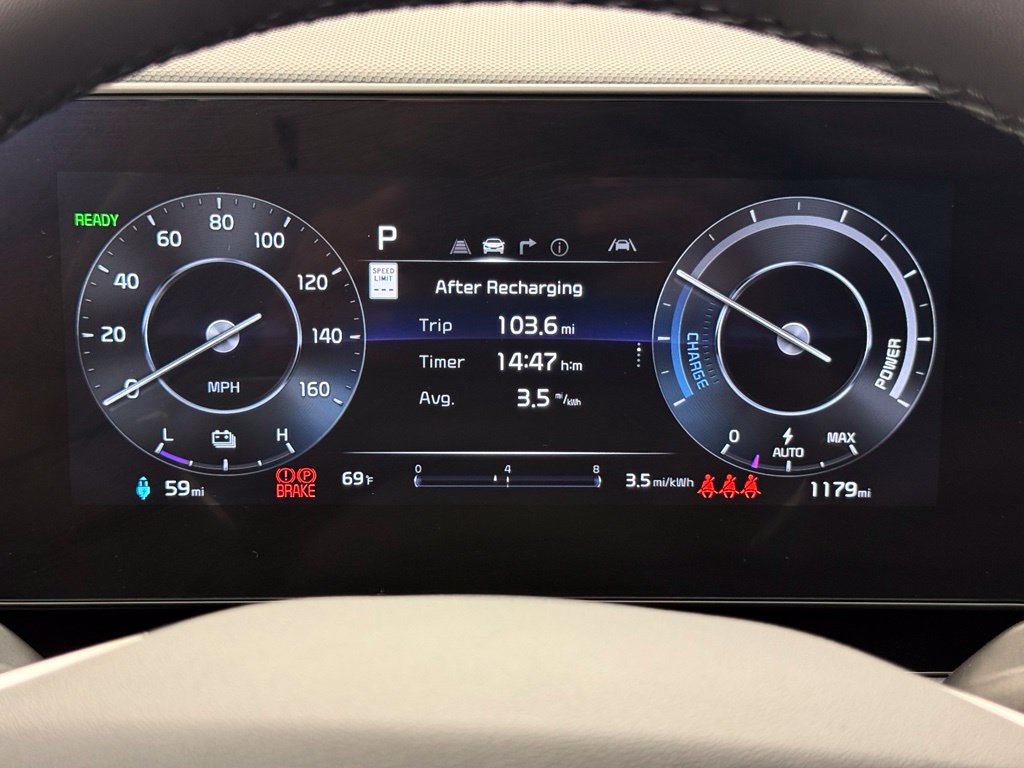 Used 2025 Kia Niro Wind FWD image 32