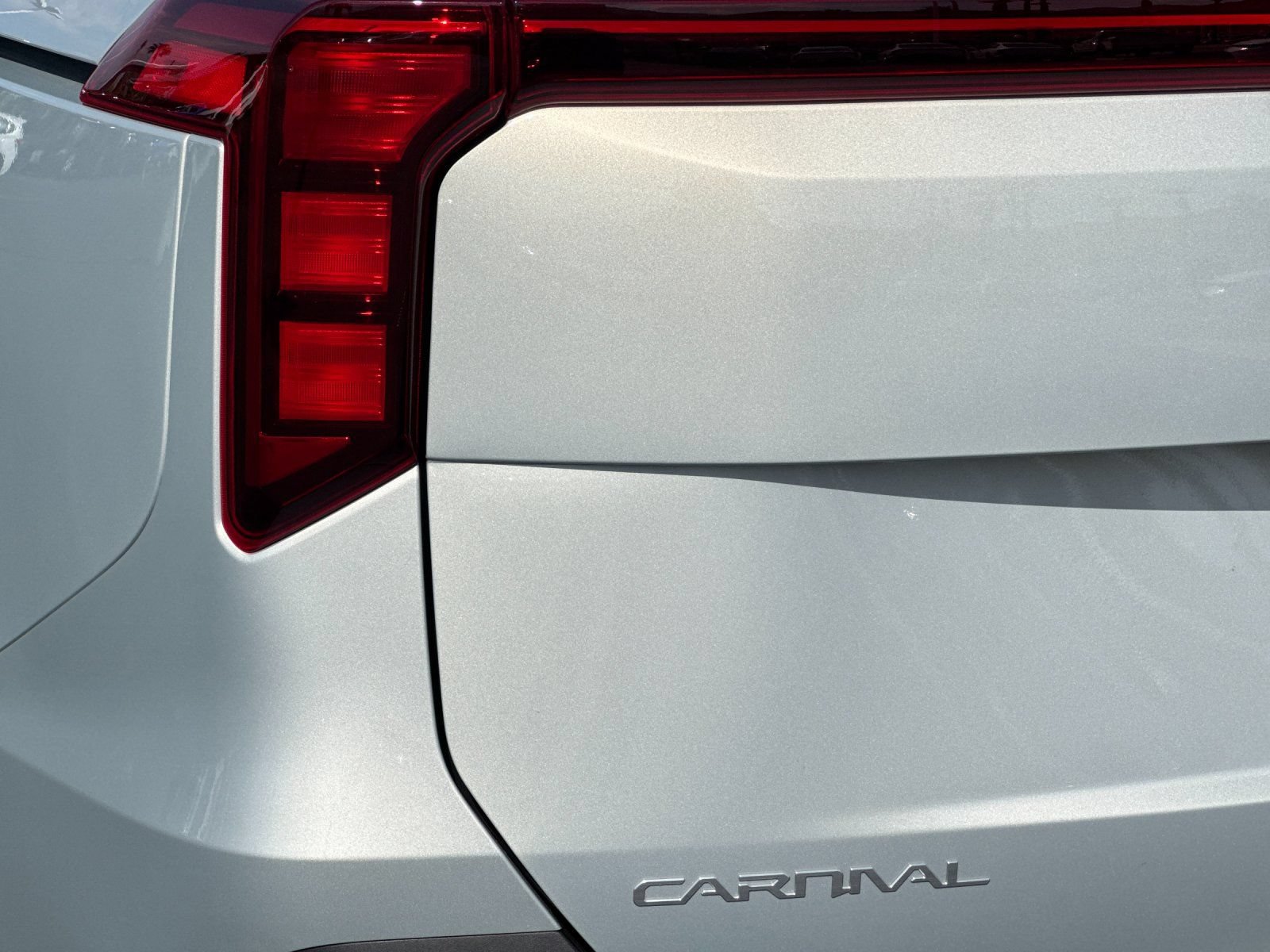 Certified 2026 Kia Carnival SX FWD image 33