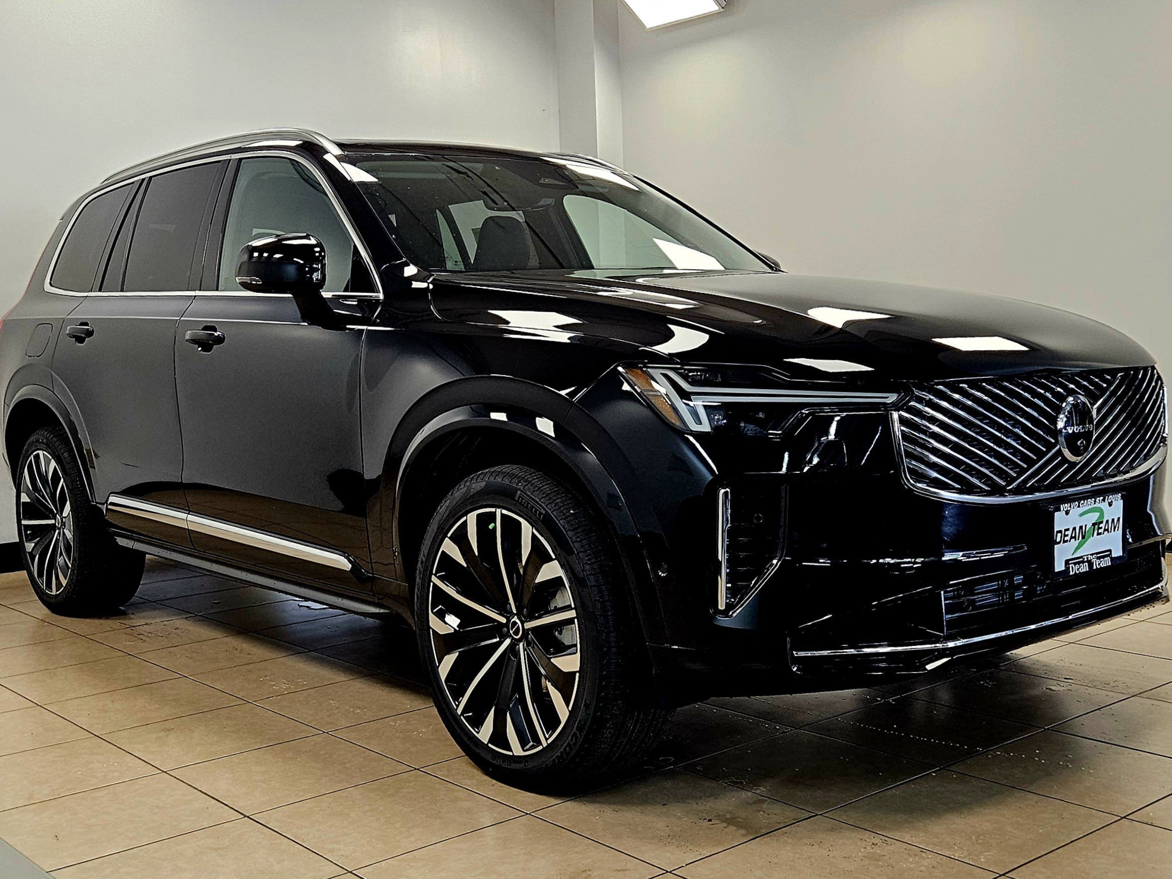 New 2026 Volvo XC90 B6 Plus w/ Protection Package Premier image 3