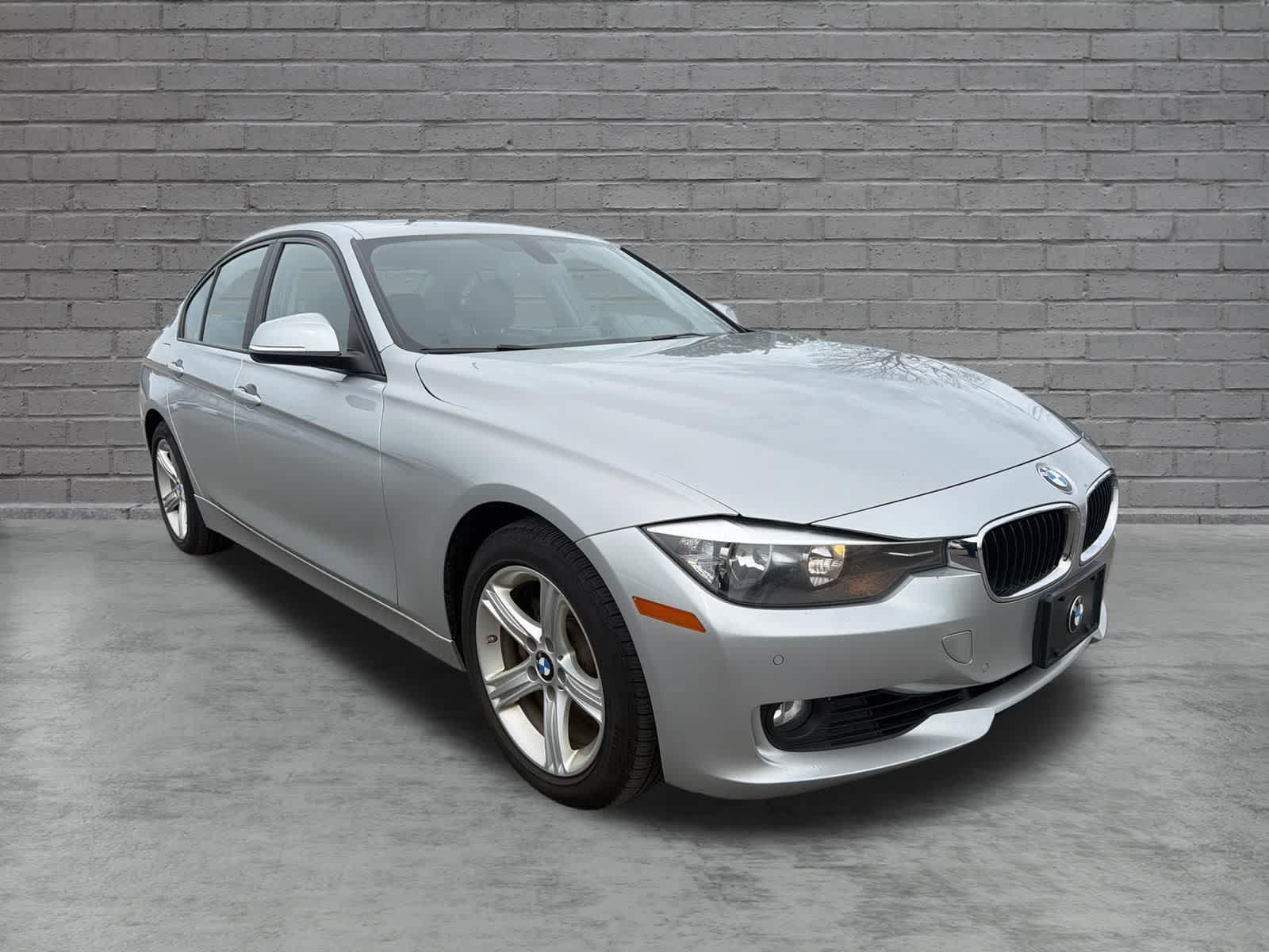 Used 2015 BMW 328i xDrive Sedan AWD/4WD image 3