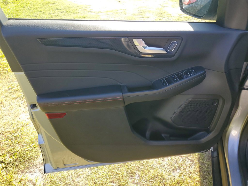 Used 2023 Ford Escape ST-Line image 11