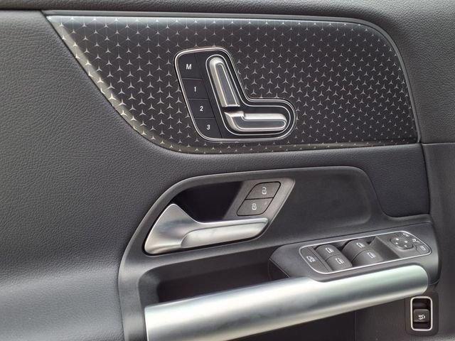 Certified 2025 Mercedes-Benz GLA 250 image 13