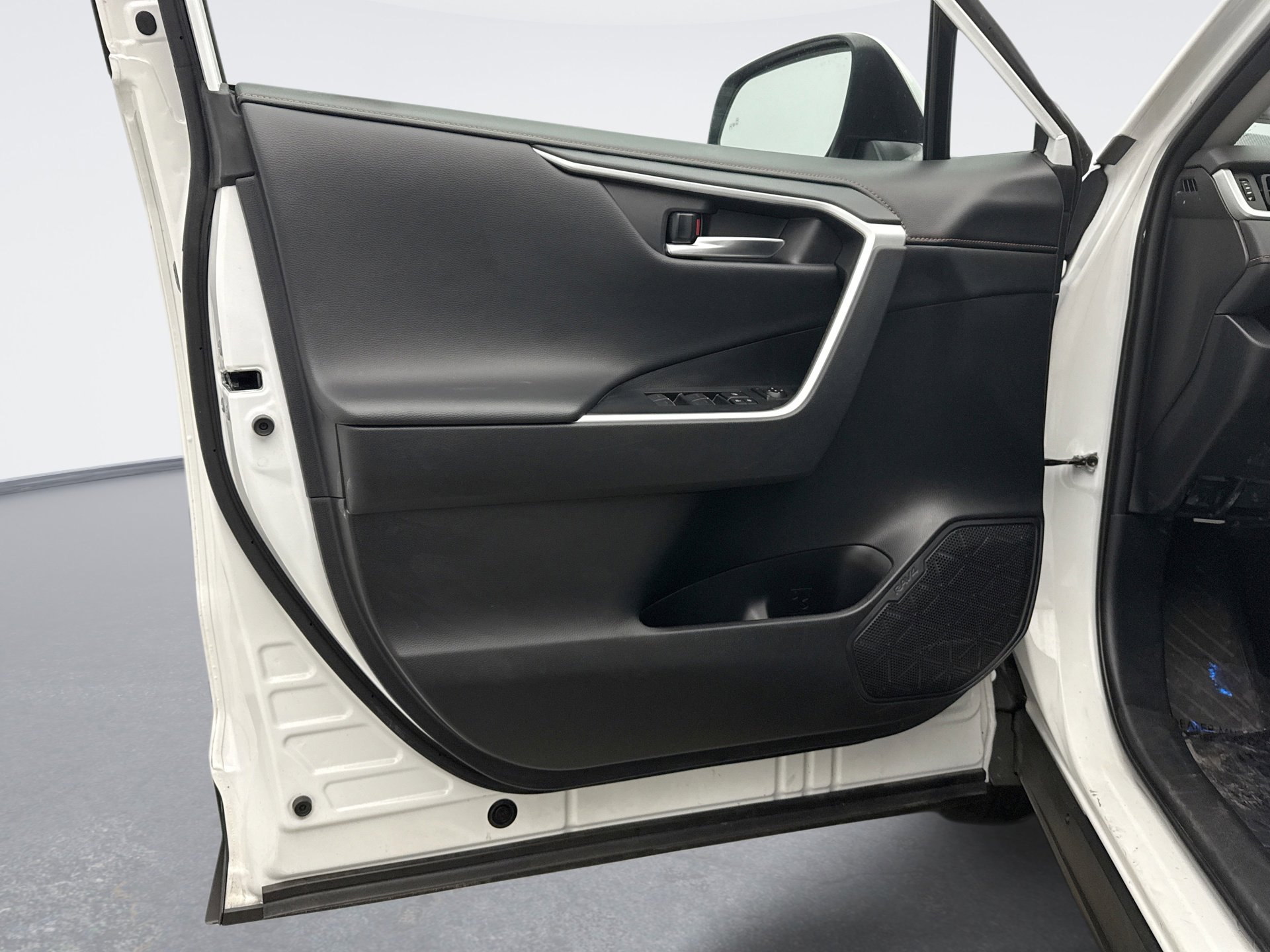 Used 2024 Toyota RAV4 Adventure image 9