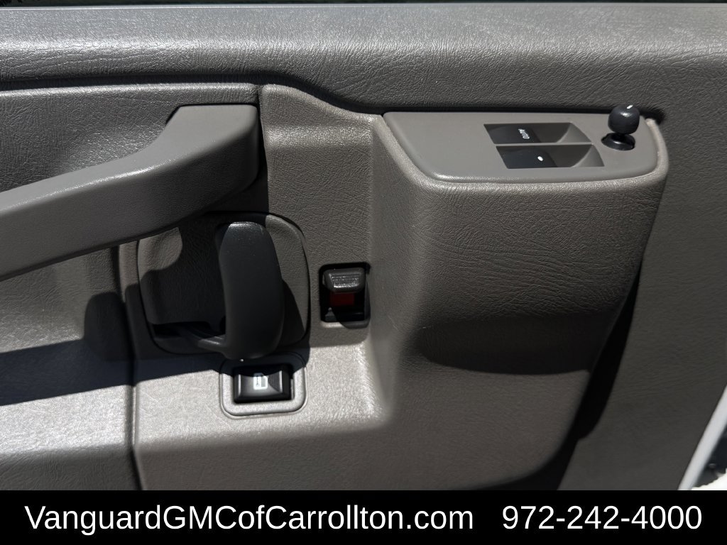 Used 2025 GMC Savana 3500 LT w/ LT Preferred Equipment Group RWD image 25