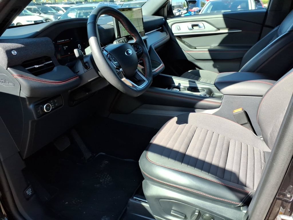 Used 2025 Ford Explorer ST-Line AWD/4WD image 10