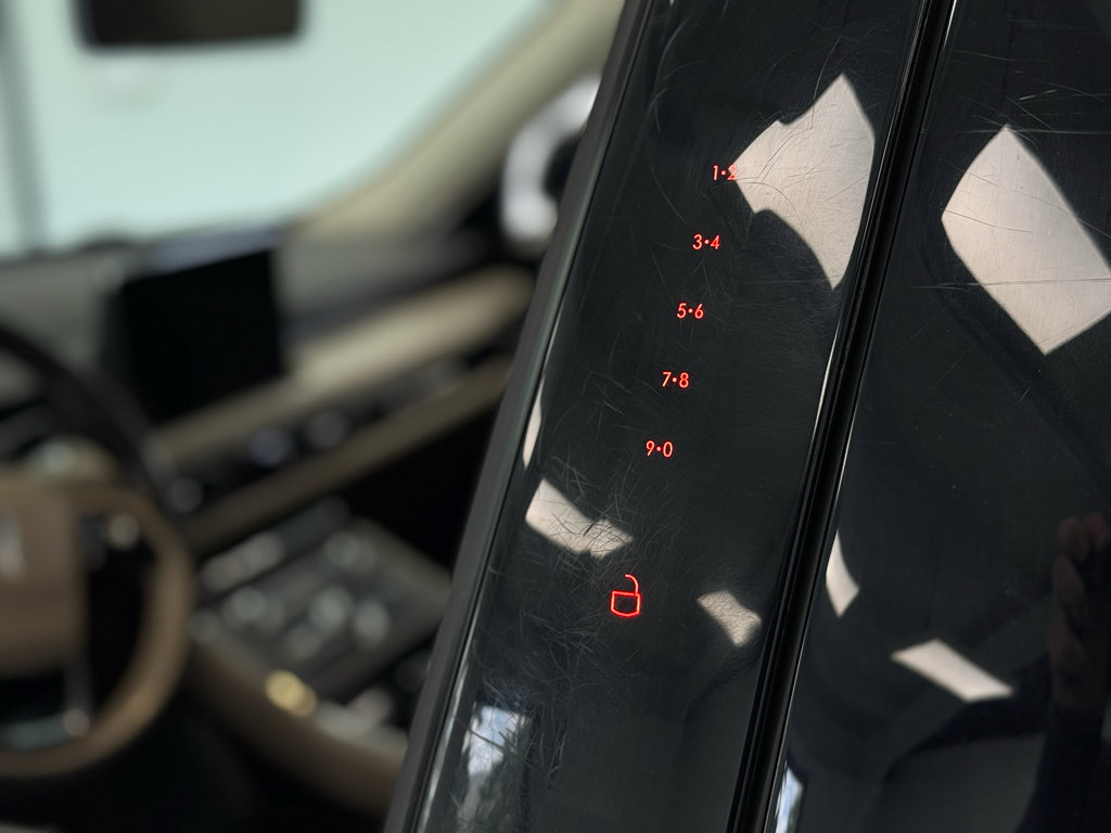 Used 2020 Lincoln Aviator Reserve w/ Equipment Group 201A AWD/4WD image 13