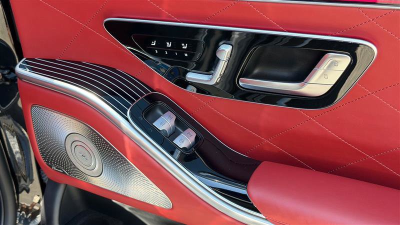 Used 2023 Mercedes-Benz S 580 4MATIC Sedan image 45