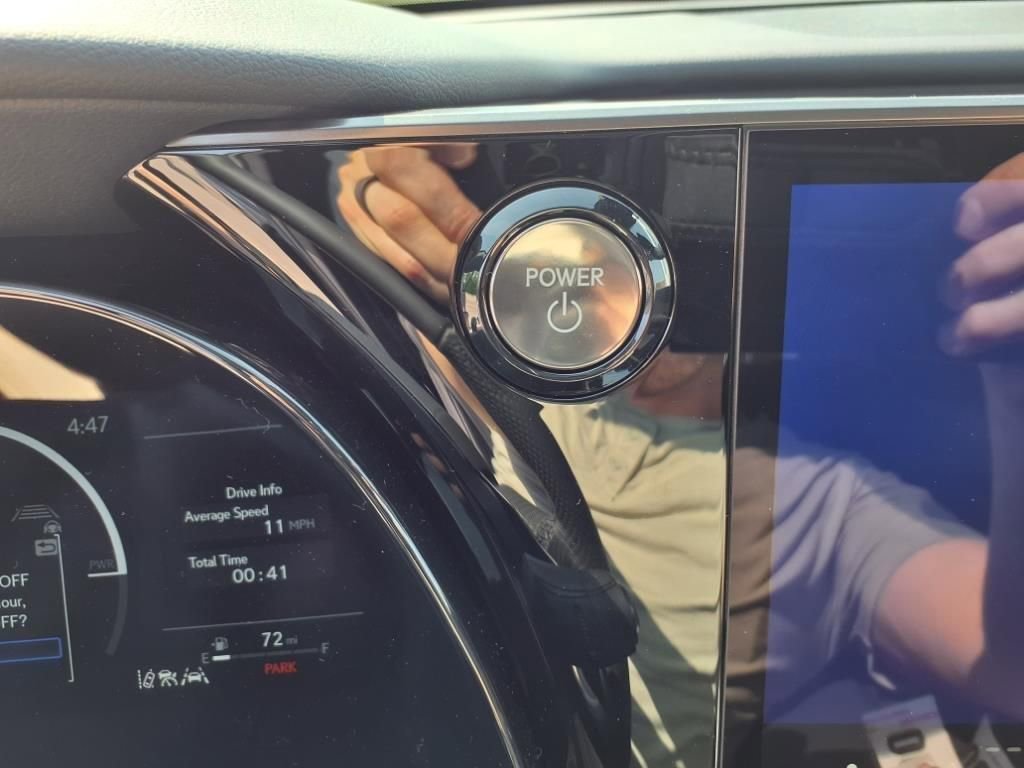 New 2025 Lexus TX 500h AWD image 11