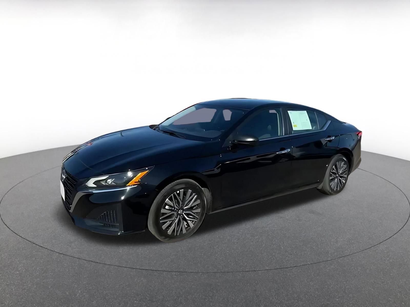 Used 2025 Nissan Altima 2.5 SV image 7