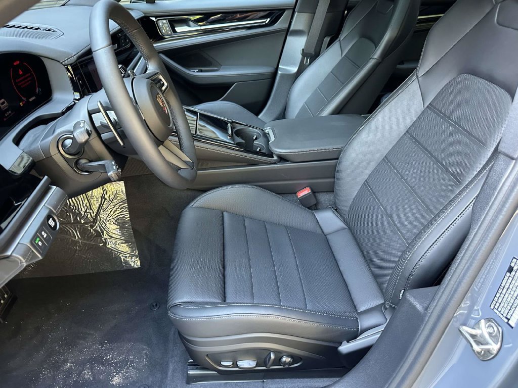 New 2025 Porsche Panamera image 16