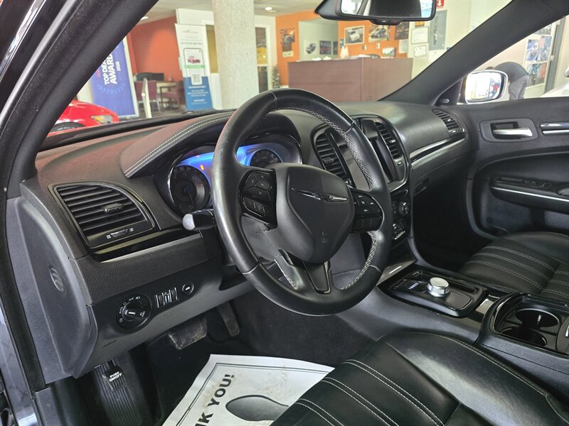 Used 2018 Chrysler 300 S image 8
