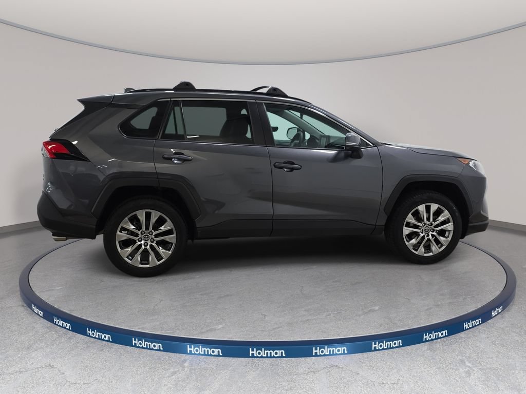 Used 2021 Toyota RAV4 XLE Premium AWD/4WD image 5