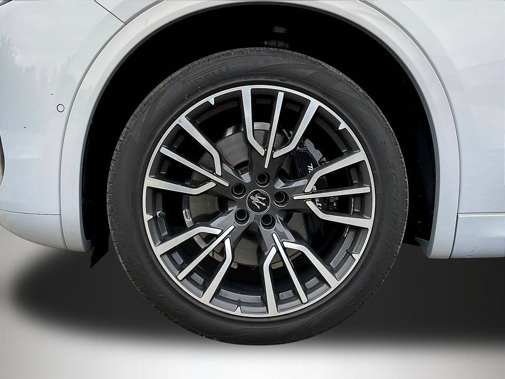 Used 2023 Maserati Grecale Modena AWD/4WD image 34