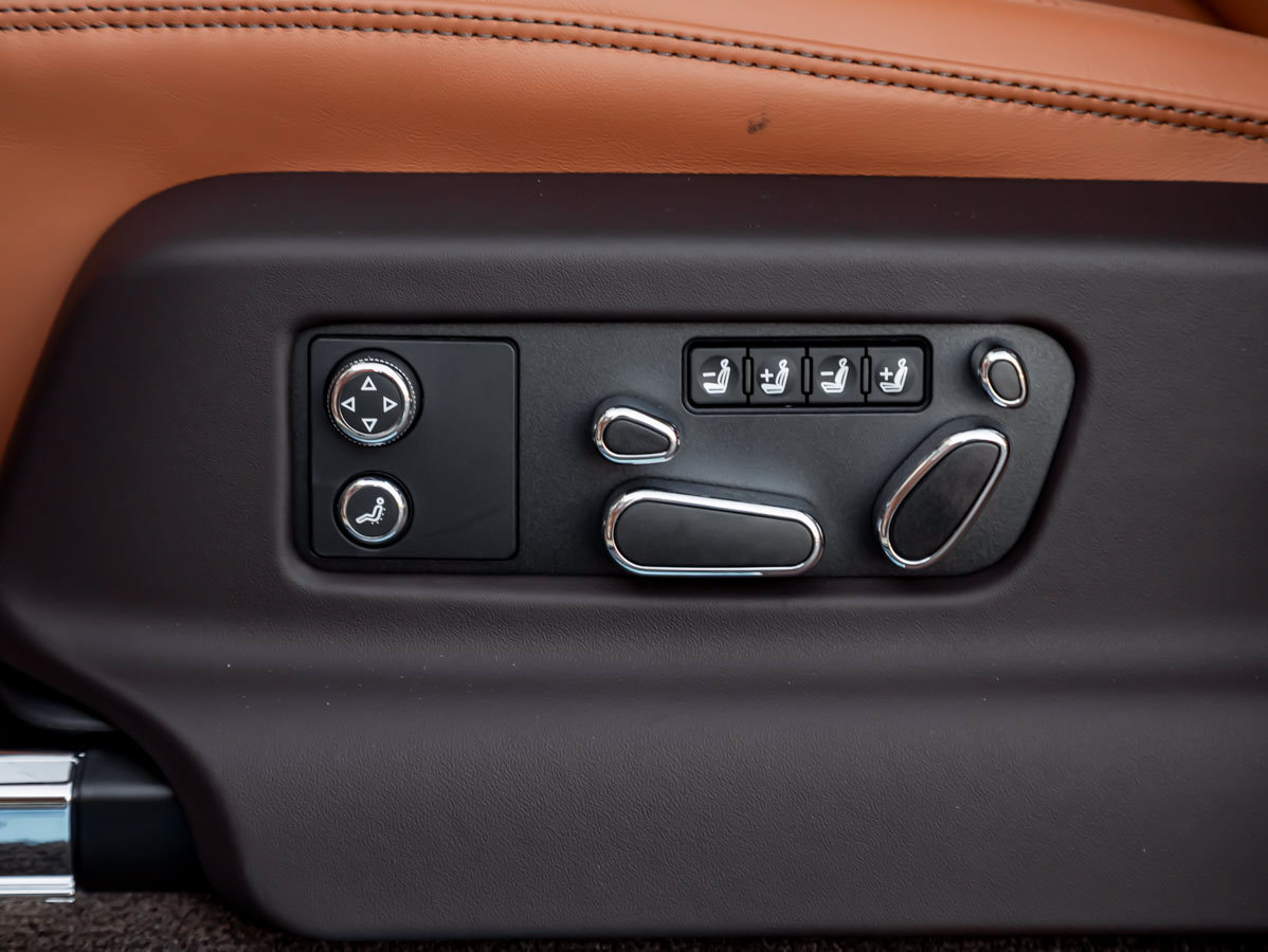 Used 2027 Bentley Bentayga AWD/4WD image 28