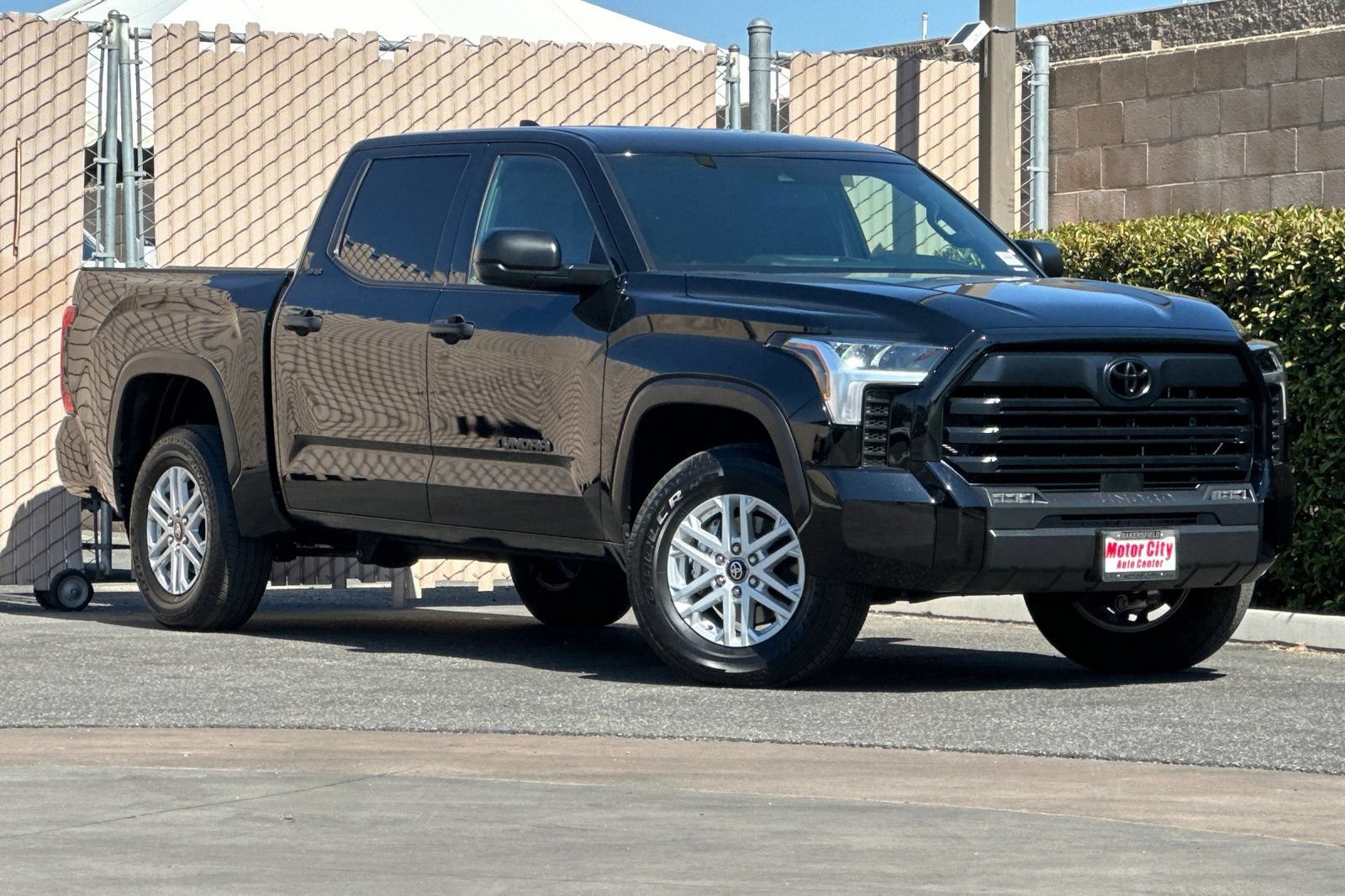 Used 2025 Toyota Tundra SR5 AWD/4WD image 2