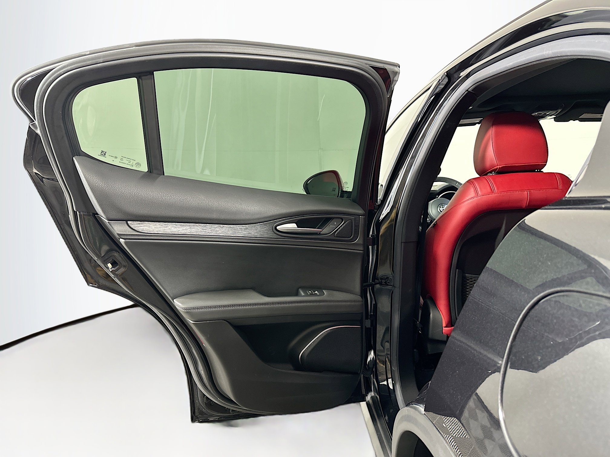 Used 2023 Alfa Romeo Stelvio Sprint RWD image 27