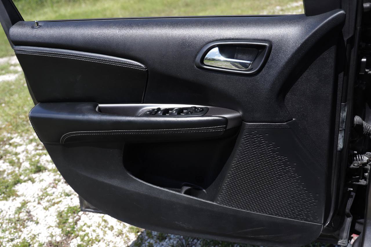 Used 2018 Dodge Journey Crossroad AWD/4WD image 37