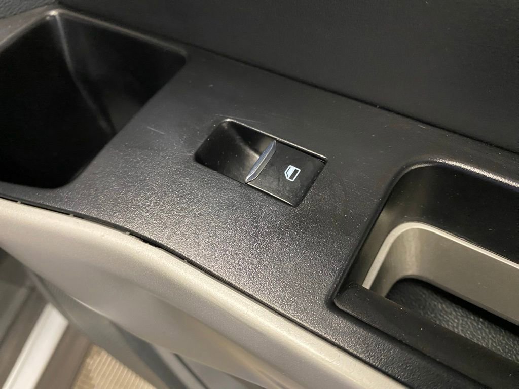 Used 2023 Ford Explorer Limited image 15