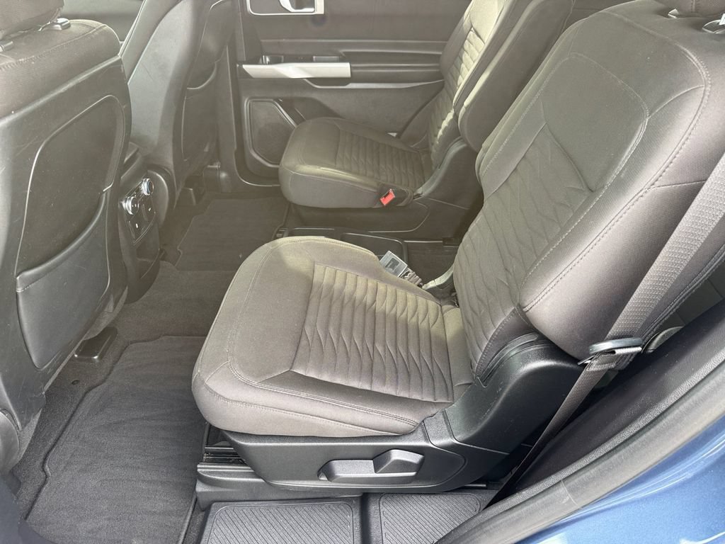 Used 2020 Ford Explorer XLT w/ Comfort Package AWD/4WD image 11