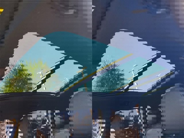 Certified 2024 Volkswagen Tiguan SE R-Line image 30