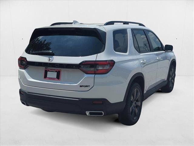 Used 2025 Honda Pilot Sport image 5