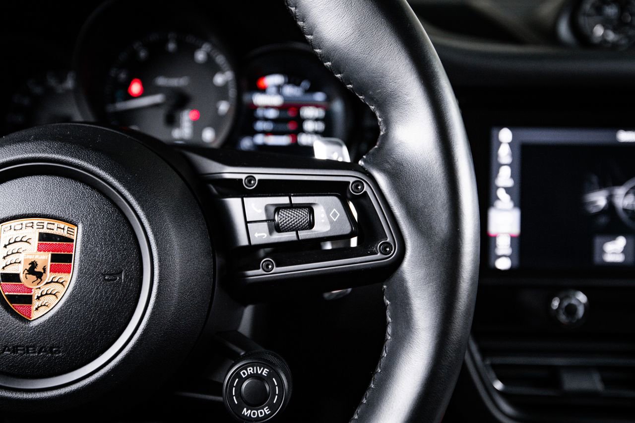 Certified 2023 Porsche Macan Turbo AWD/4WD image 16