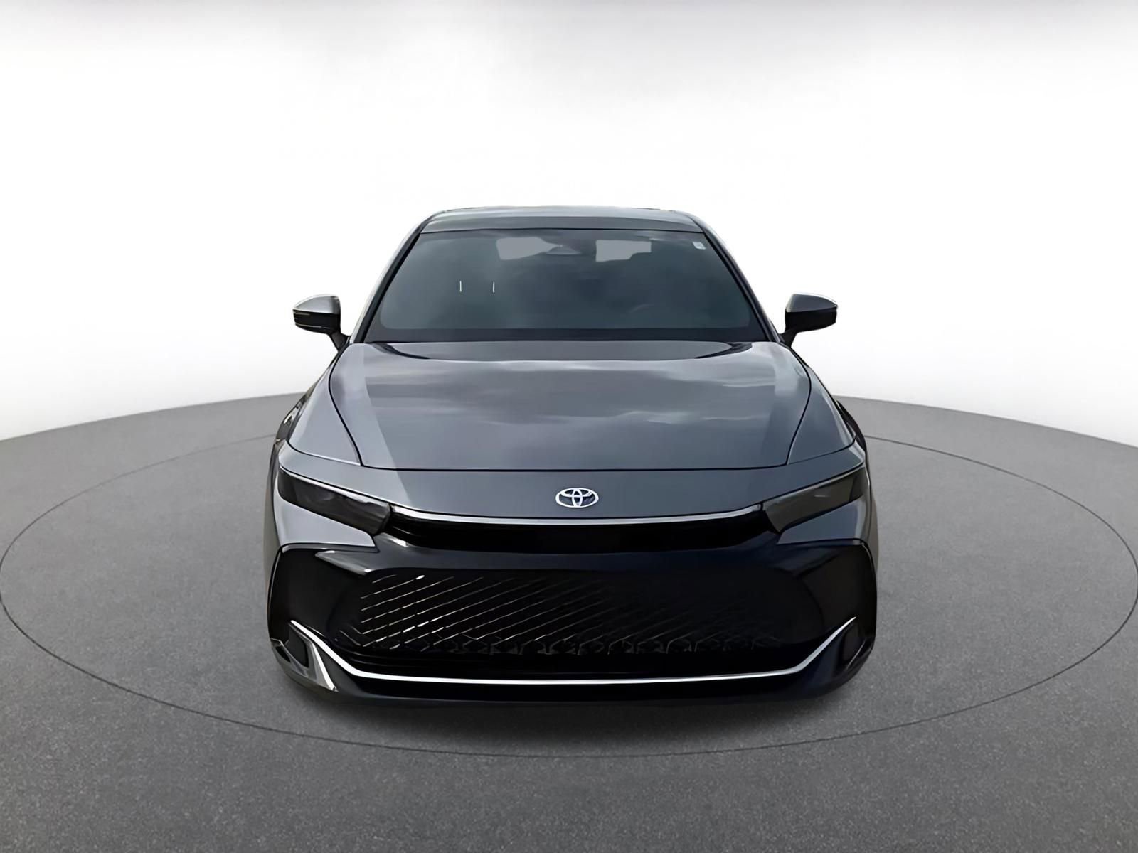 Used 2025 Toyota Crown XLE AWD/4WD image 4