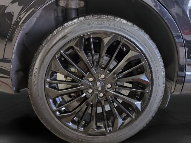 Used 2025 Lincoln Corsair Reserve w/ Equipment Group 202A AWD/4WD image 27