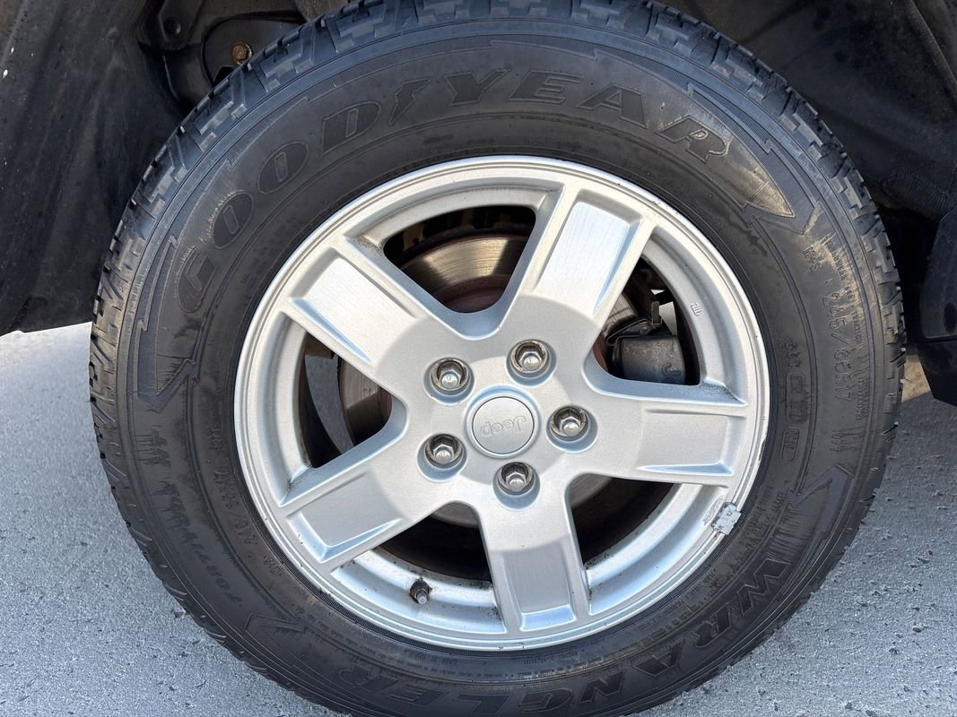 Used 2006 Jeep Grand Cherokee Laredo image 29