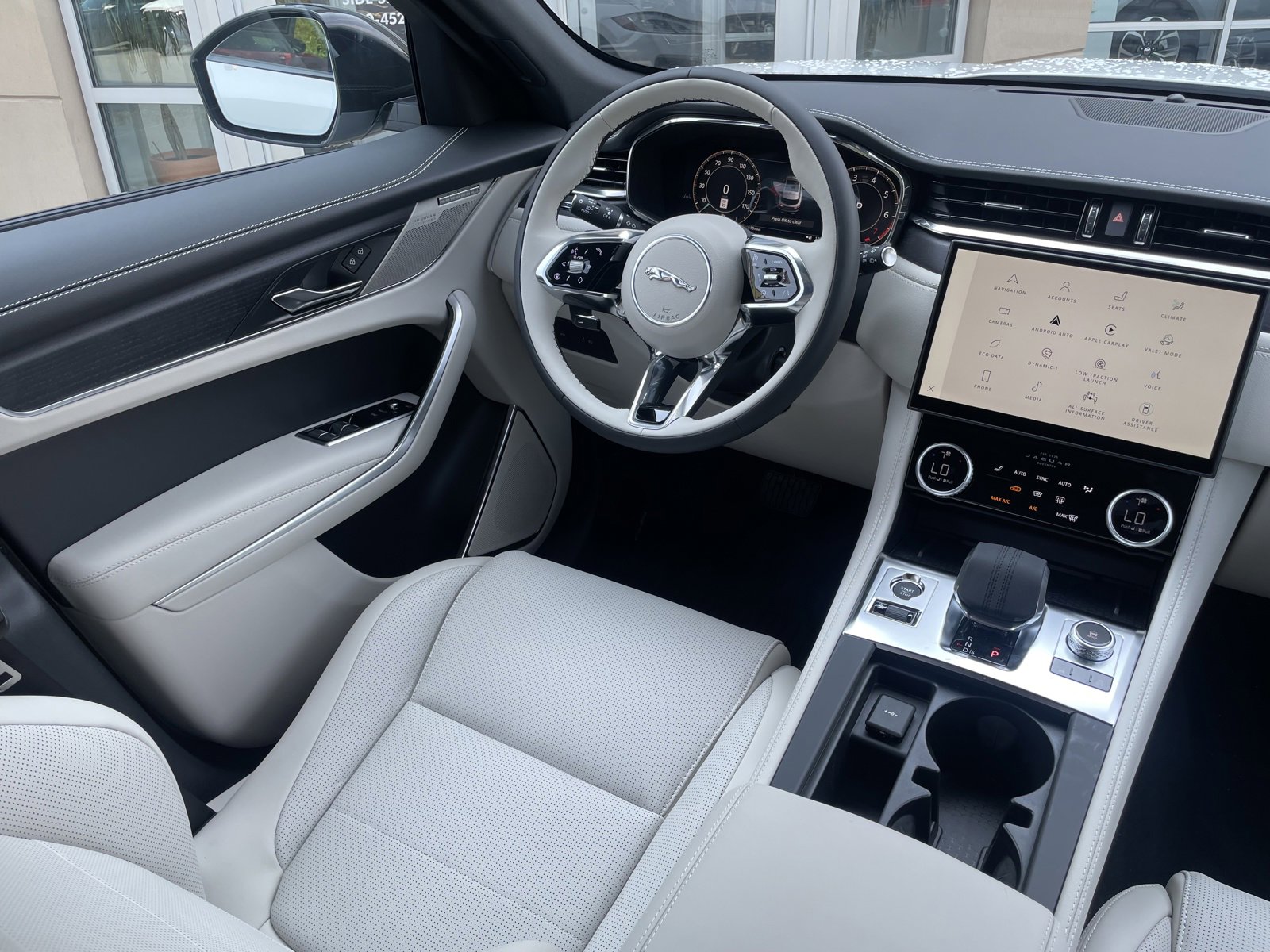 New 2025 Jaguar F-PACE R-Dynamic S image 28