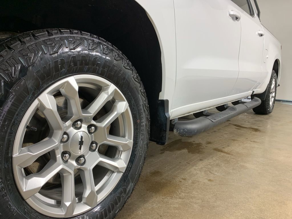 Used 2023 Chevrolet Silverado 1500 RST image 2