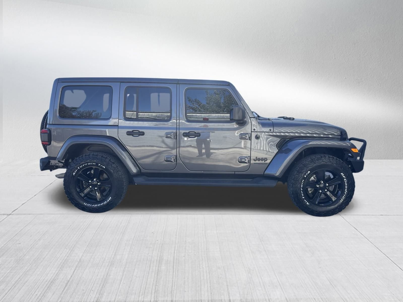 Used 2021 Jeep Wrangler Unlimited Sahara image 4